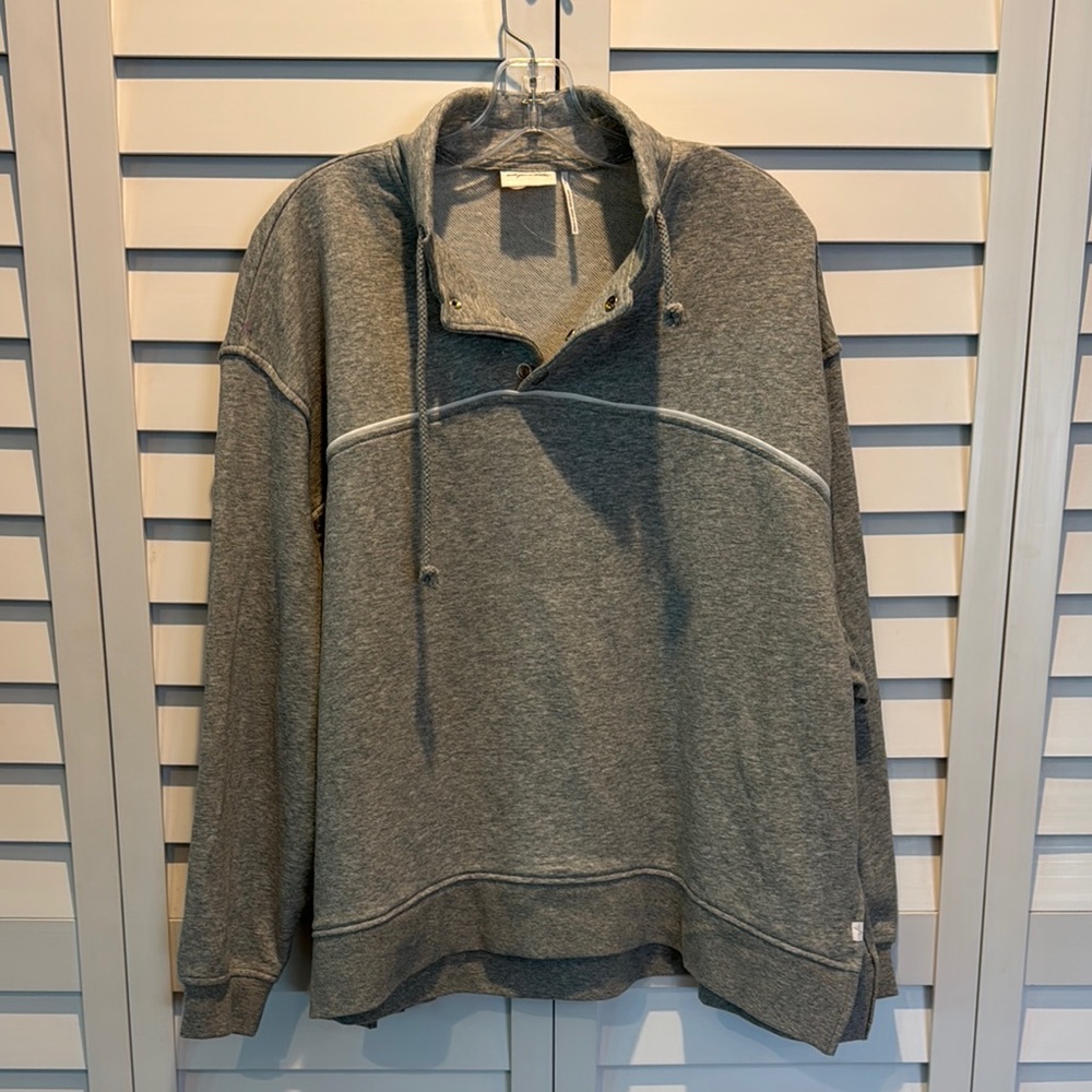 Out and Under Urban Outfitters NWOT oversized Men's Gray Sweater